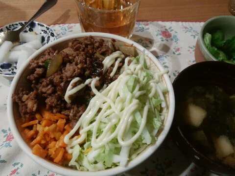 がっつり手軽に三色丼